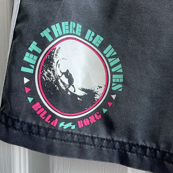 BILLABONG Weathered Board Shorts 9 - Picture 2 of 9